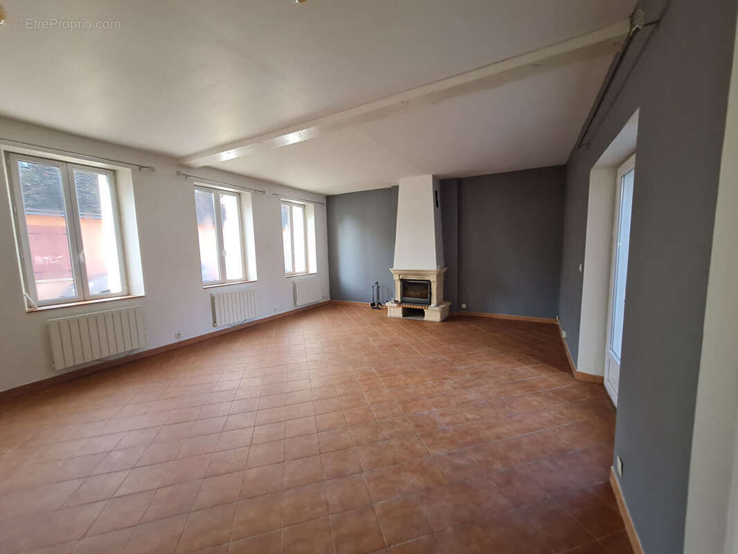Proche MAINTENON  Maison de style bourgeoise de 83 m² avec jardin. - photo 3