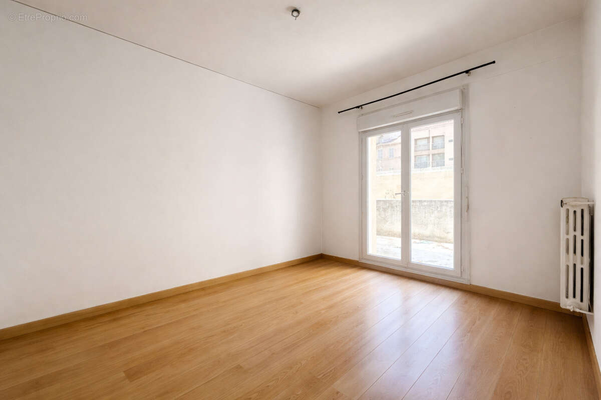 Appartement à MARSEILLE-5E