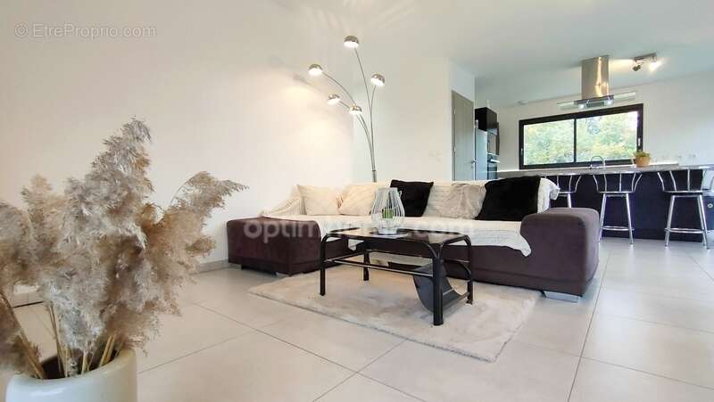 Maison à NEUFCHATEAU