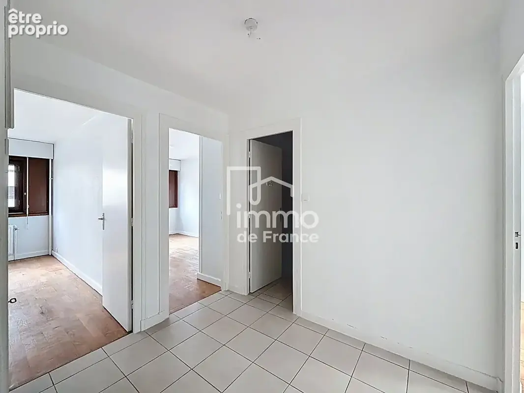 Appartement Oyonnax 5 pièce(s) 101.02 m2 - photo 7