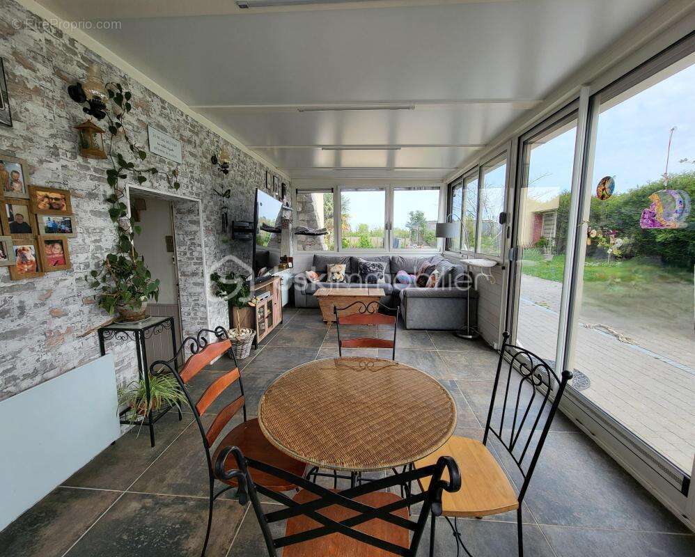 Maison à LA CHAPELLE-SAINT-MESMIN