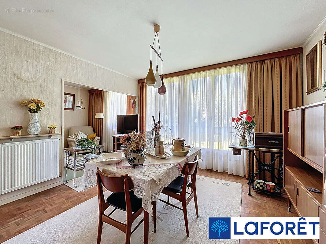 Maison à IS-SUR-TILLE