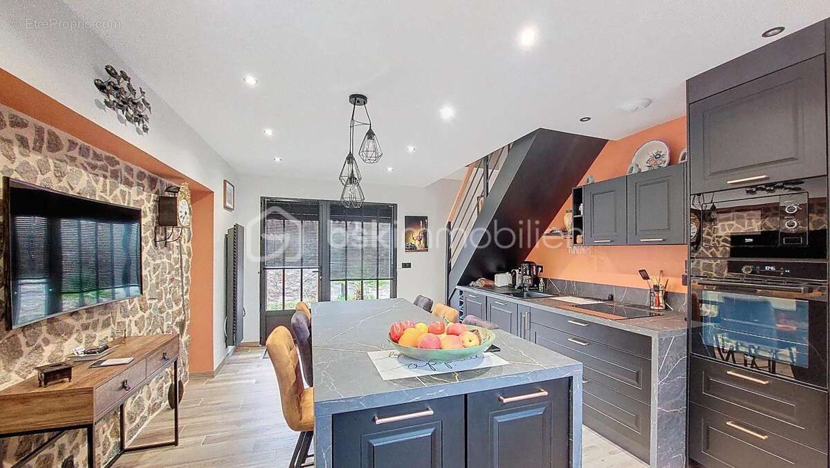 Maison à SAINT-VAAST-LA-HOUGUE