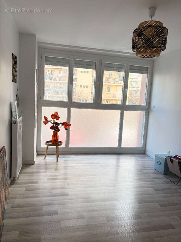 Appartement à MARSEILLE-5E