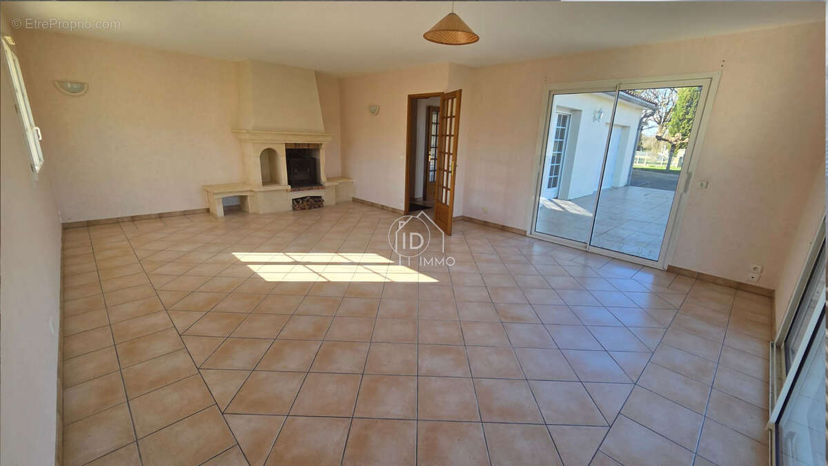 Maison à MONTPON-MENESTEROL