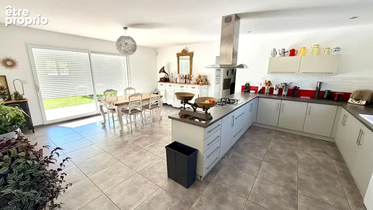 Villa de plain pied sur 5500 m² de terrain en campagne. - photo 3