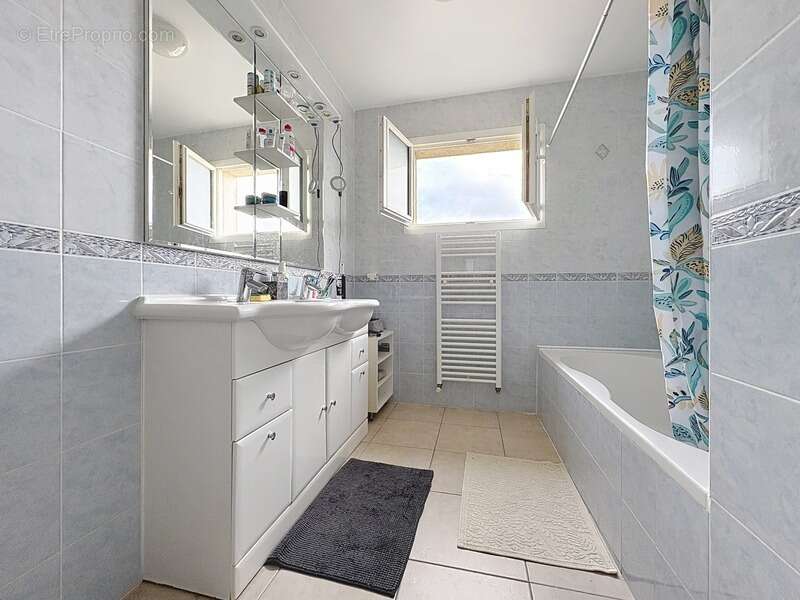 Appartement à VETRAZ-MONTHOUX