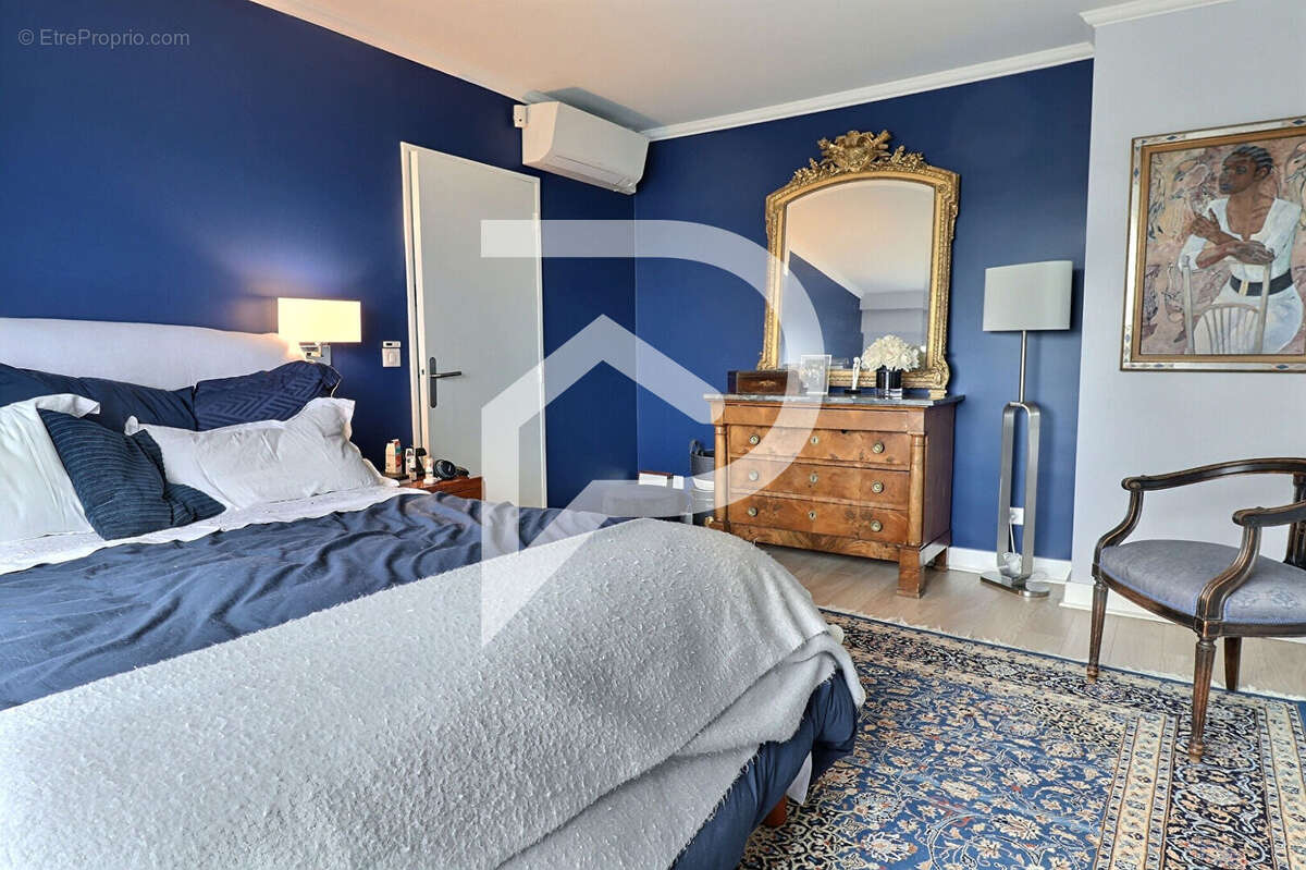 Appartement à SARTROUVILLE