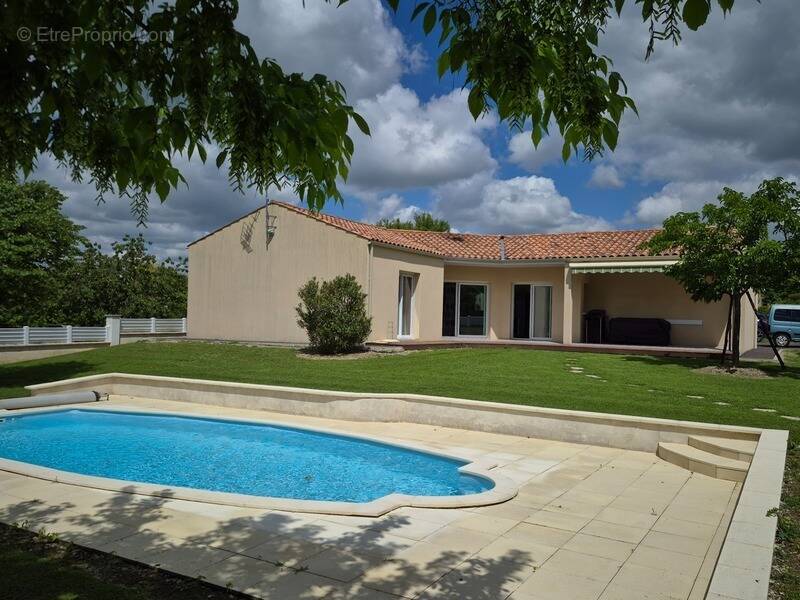 Maison à ASNIERES-LA-GIRAUD