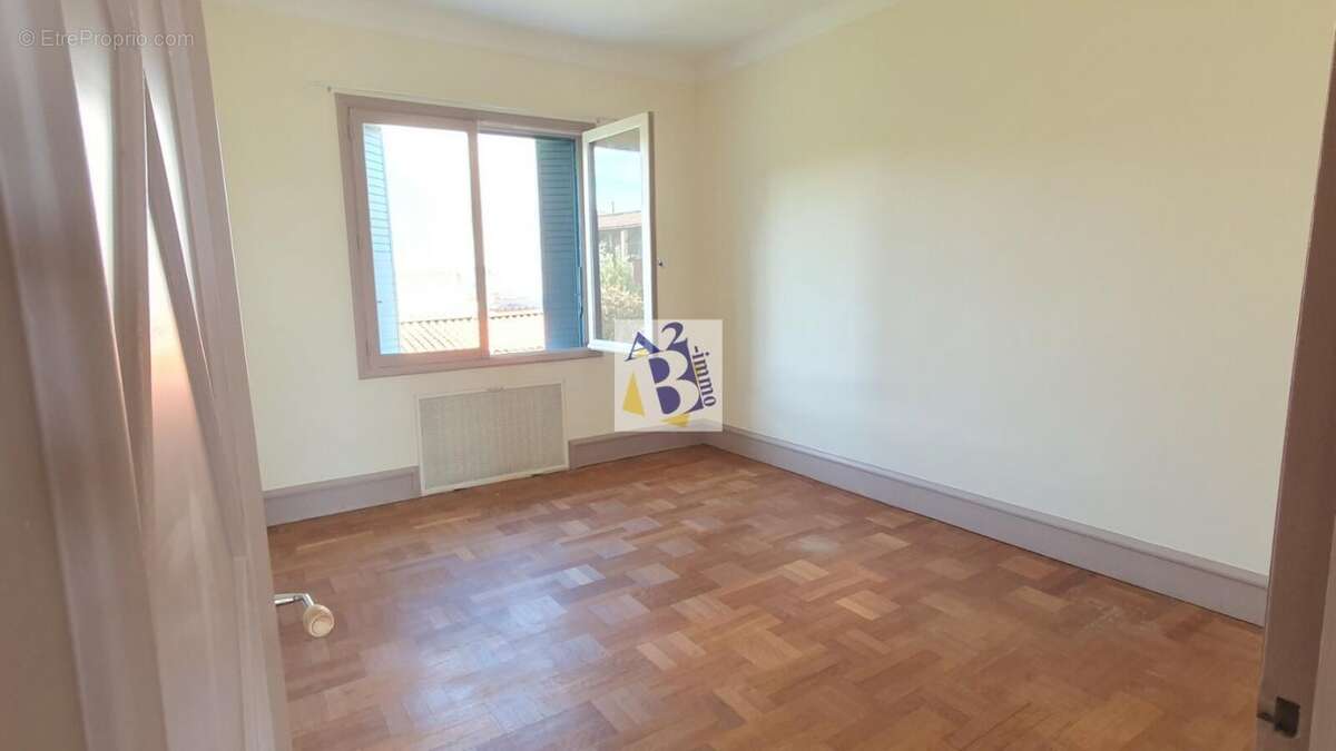 Maison à MAGNAC-SUR-TOUVRE