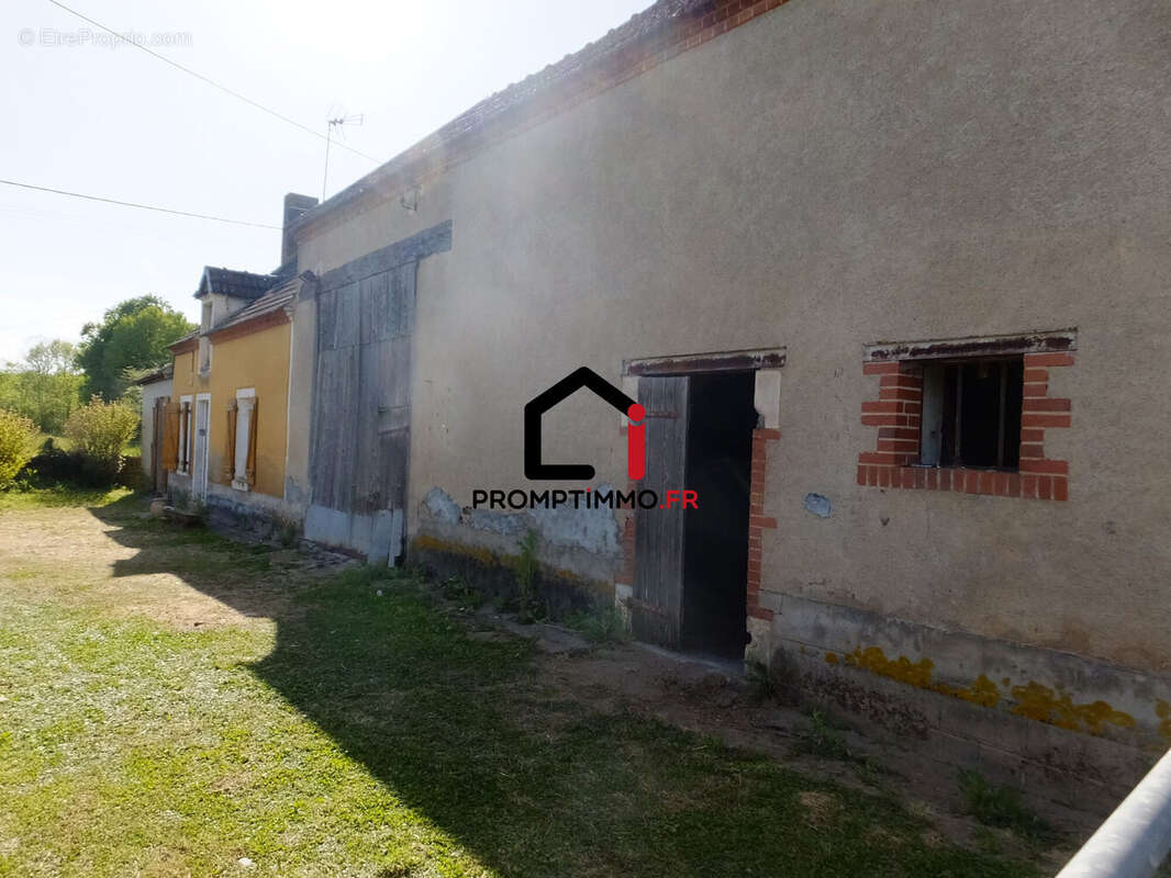 Maison à SAINT-BONNET-TRONCAIS