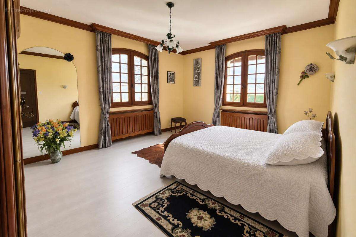Maison à ETAGNAC