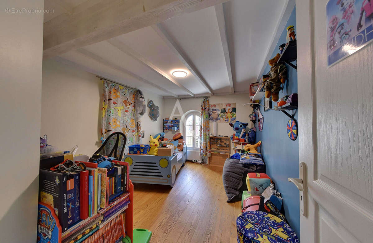 Maison à CHEVRY-COSSIGNY