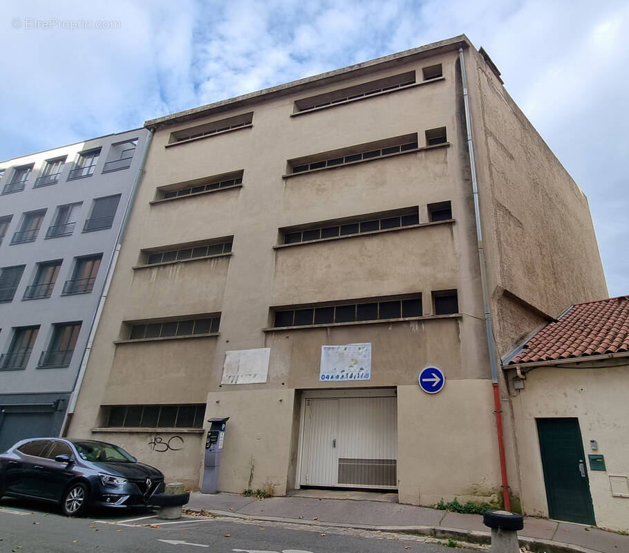 Parking à LYON-4E