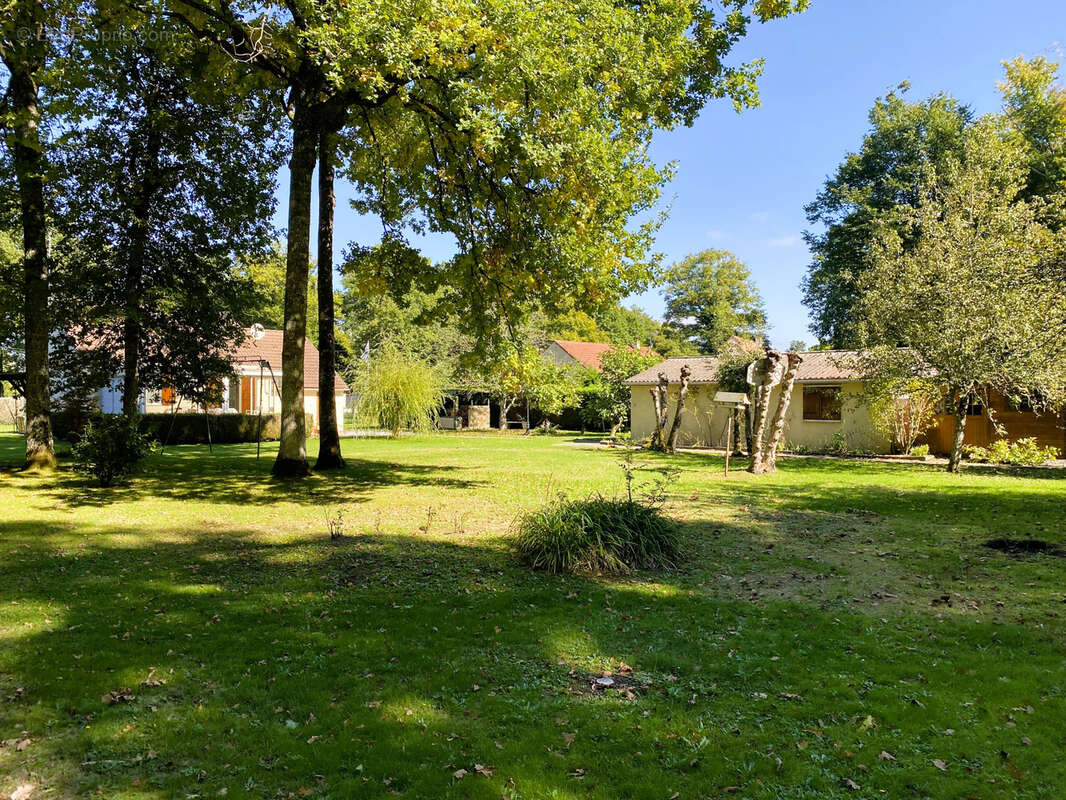 Maison à BAZOCHES-SUR-LE-BETZ
