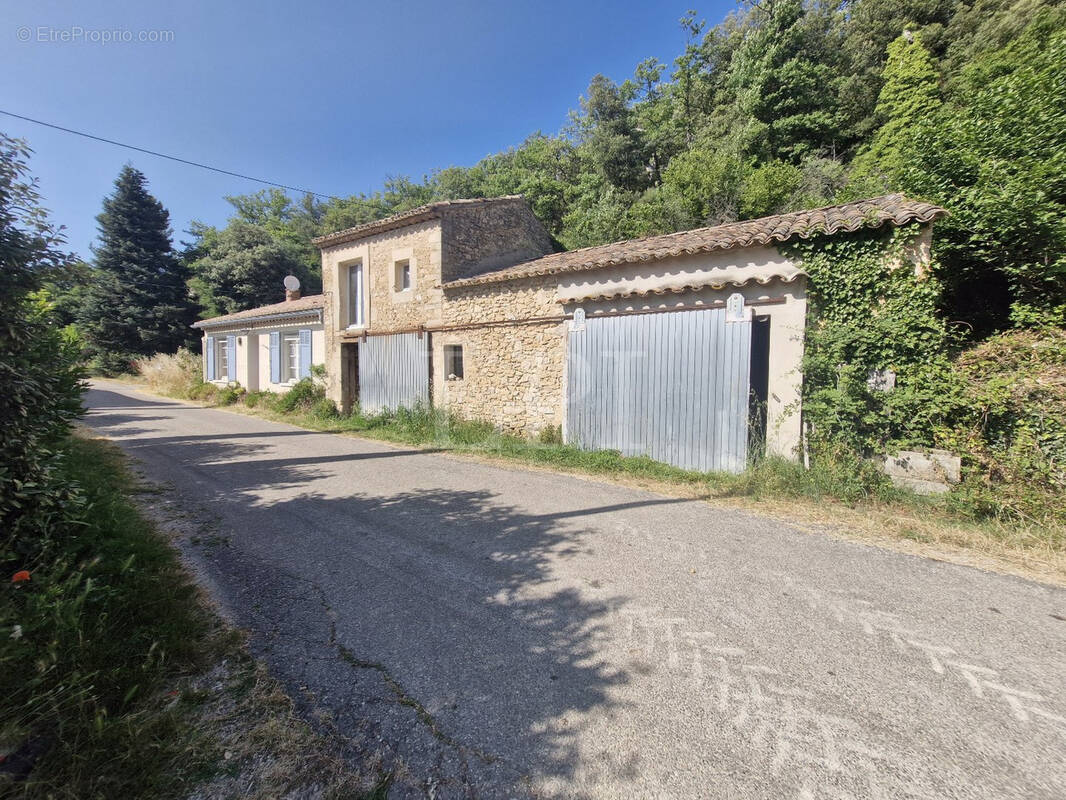 Maison à BONNIEUX