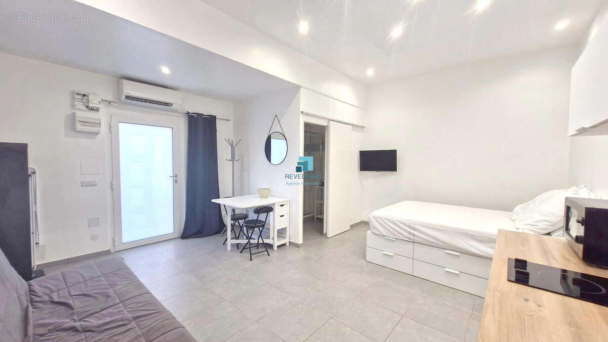 Appartement à ROQUEBRUNE-SUR-ARGENS