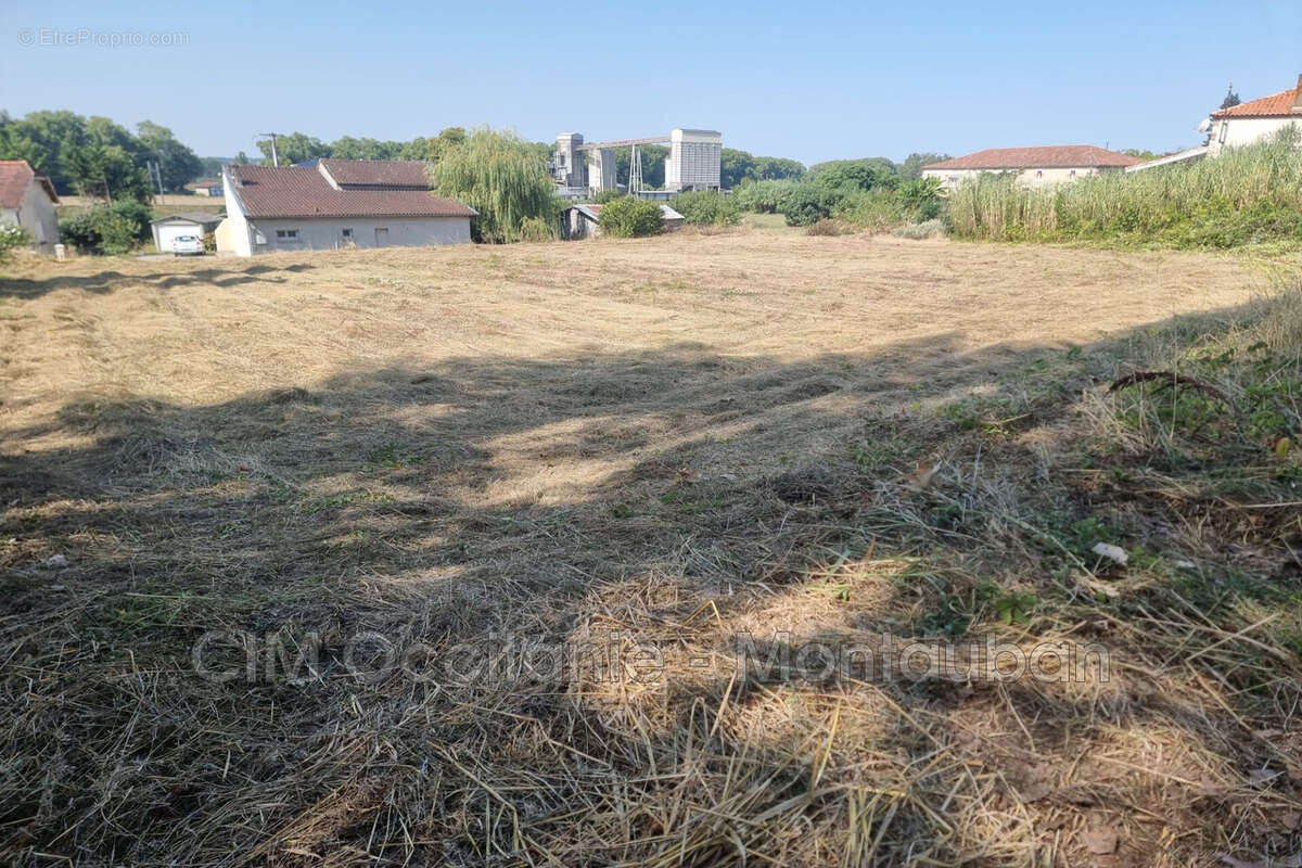 Terrain 2099 m² à Malause  - photo 5