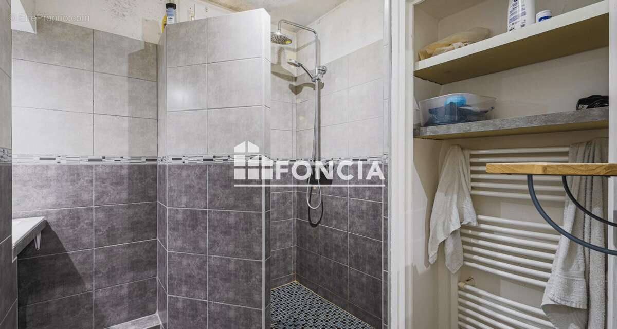 Appartement à SAINT-MARTIN-D'HERES