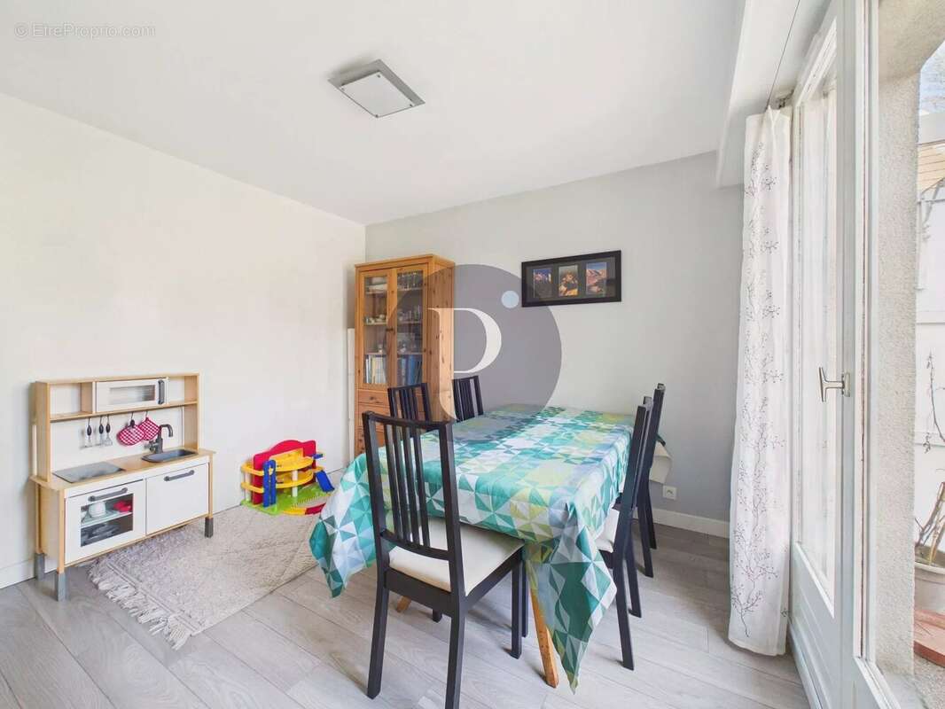 Appartement à VERRIERES-LE-BUISSON