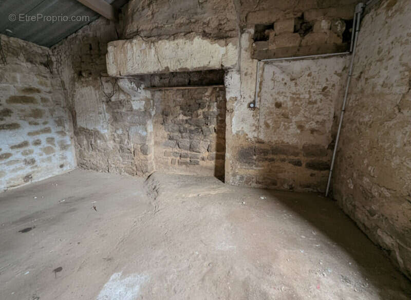 Maison à LOUVIGNE-DU-DESERT
