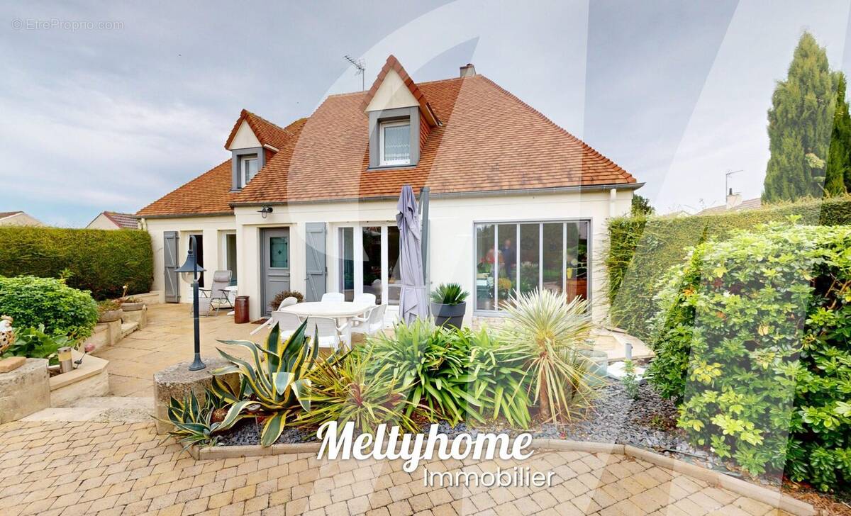 Maison à COURSEULLES-SUR-MER