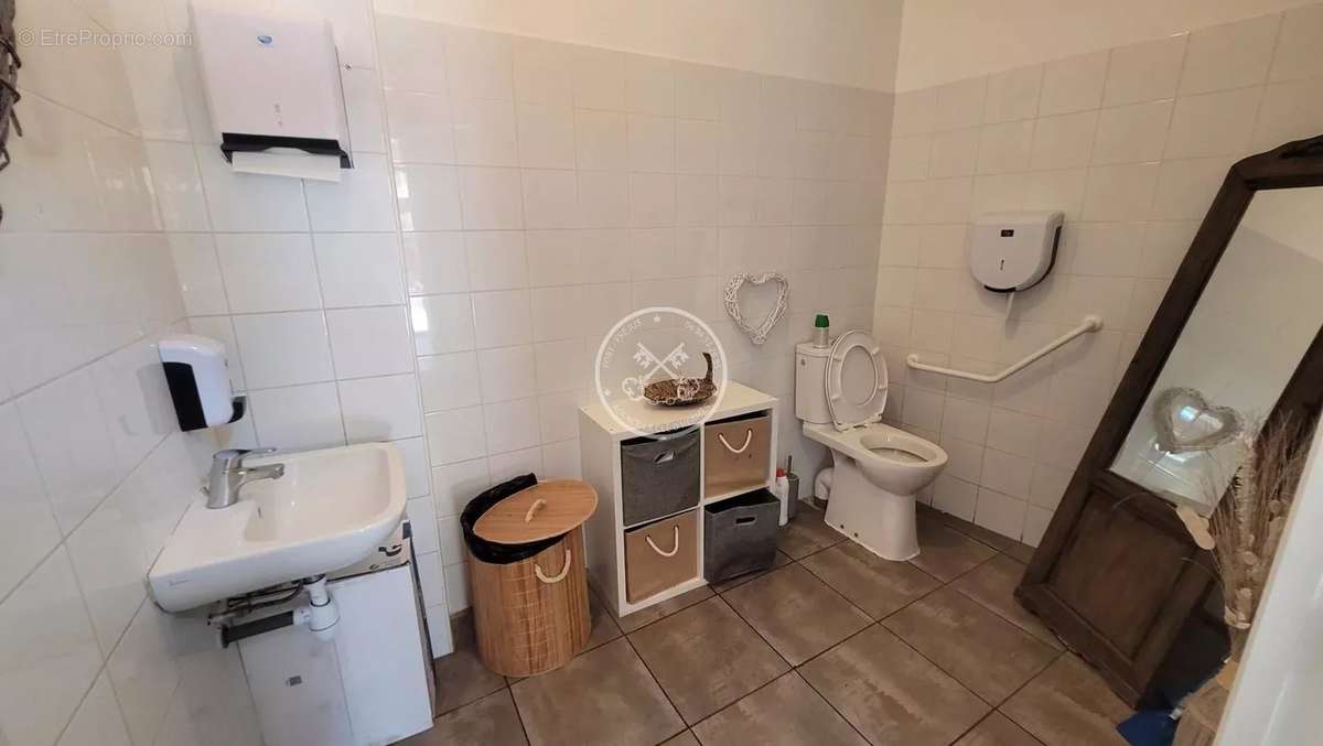 Commerce à PUGET-SUR-ARGENS