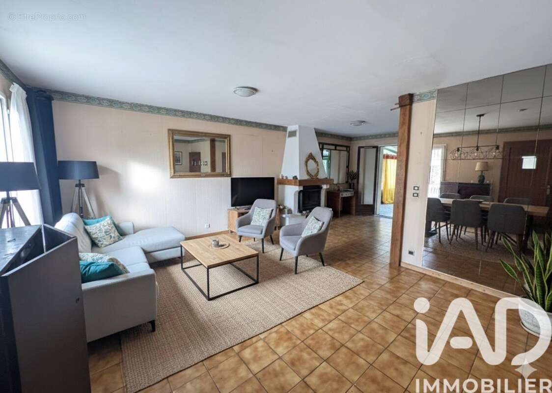 Photo 3 - Maison à VARENNES-JARCY