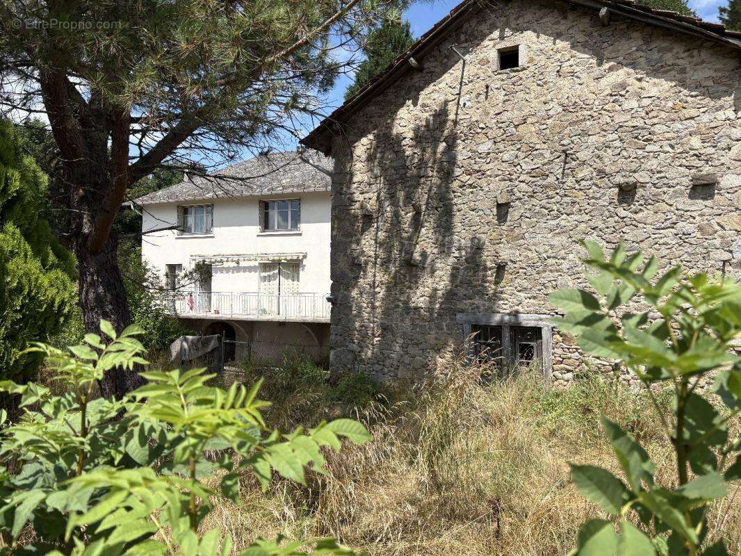 Maison à SAINT-MAMET-LA-SALVETAT
