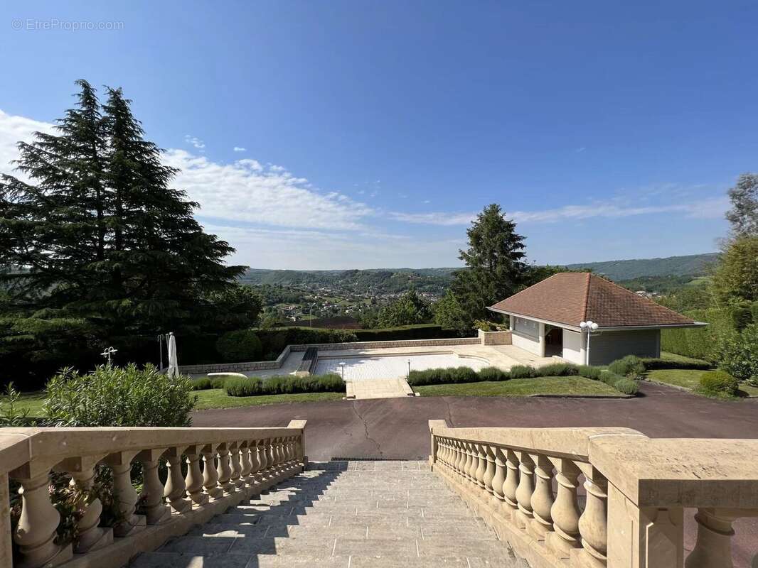 Maison à DECAZEVILLE