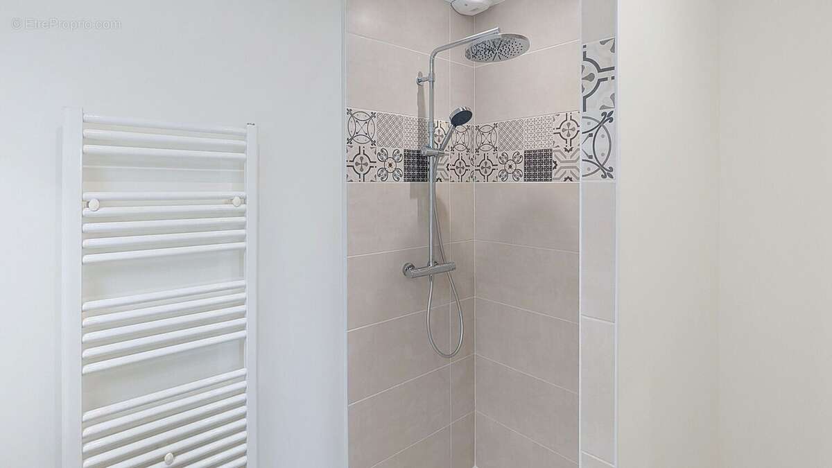 Appartement 65 m² à Pierre-Benite  - photo 53