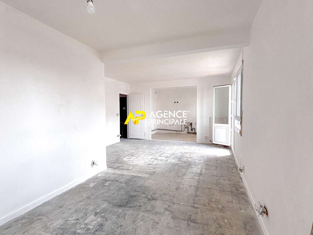 Appartement à SARTROUVILLE