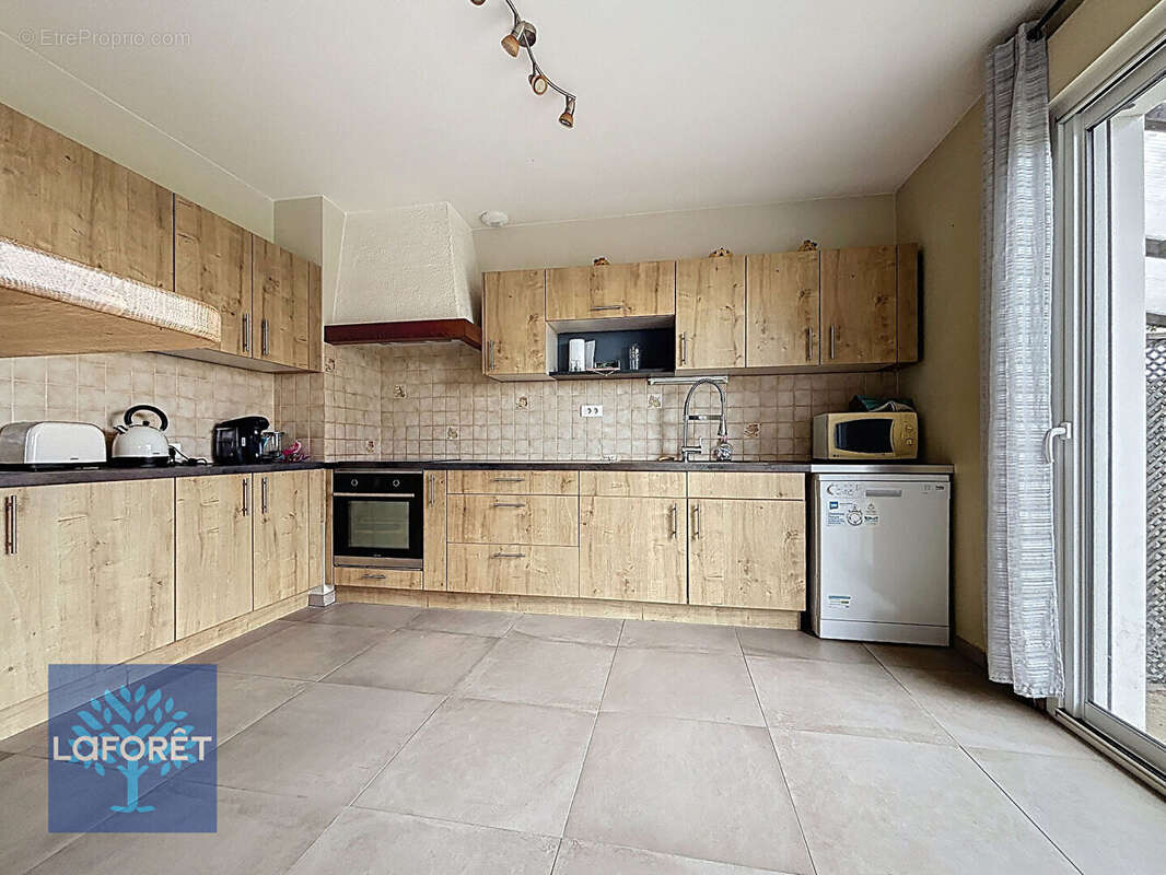 Maison à LA SELLE-EN-LUITRE