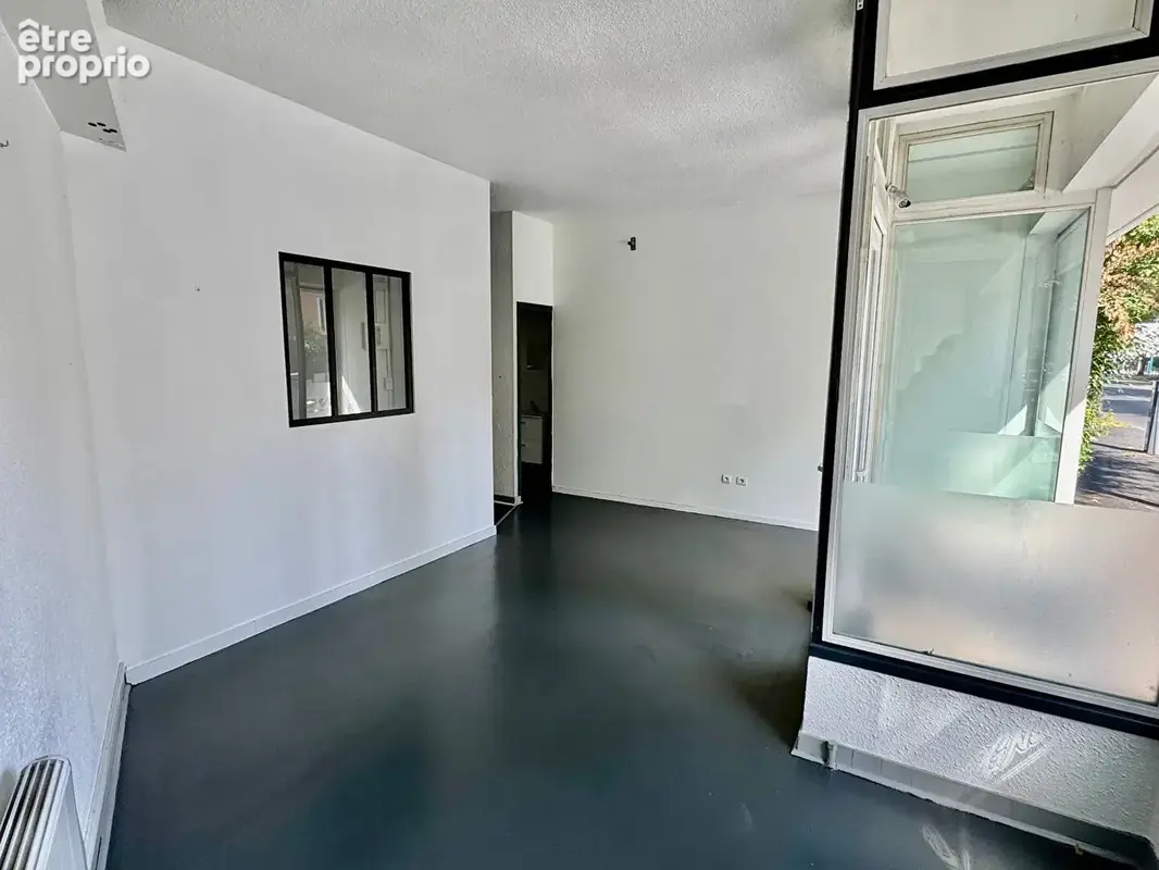 CLERMONT-FERRAND / Local commercial à vendre Boulevard Aristide Briand ! - photo 2