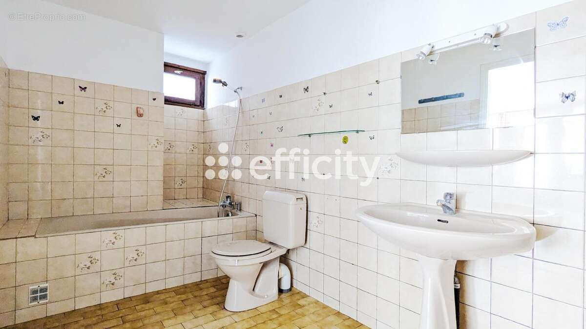 Maison 132 m² à Lugny  - photo 4