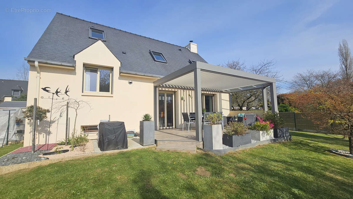 Maison à SAINT-ERBLON