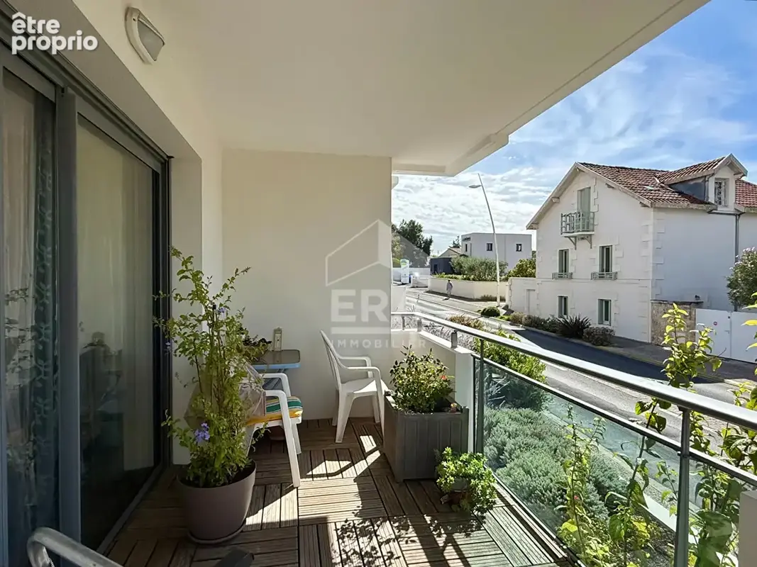 Appartement 2 chambres - EMPLACEMENT RARE HYPERCENTRE - Vaux-sur-mer. - photo 4