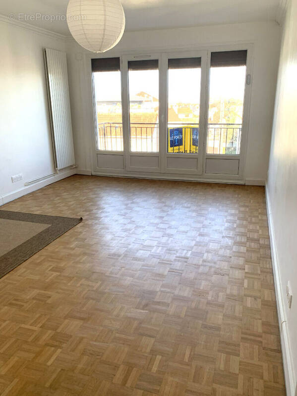 Appartement à LIVRY-GARGAN