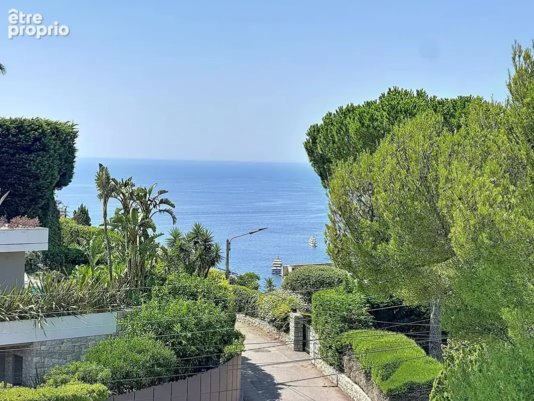 Appartement à ROQUEBRUNE-CAP-MARTIN