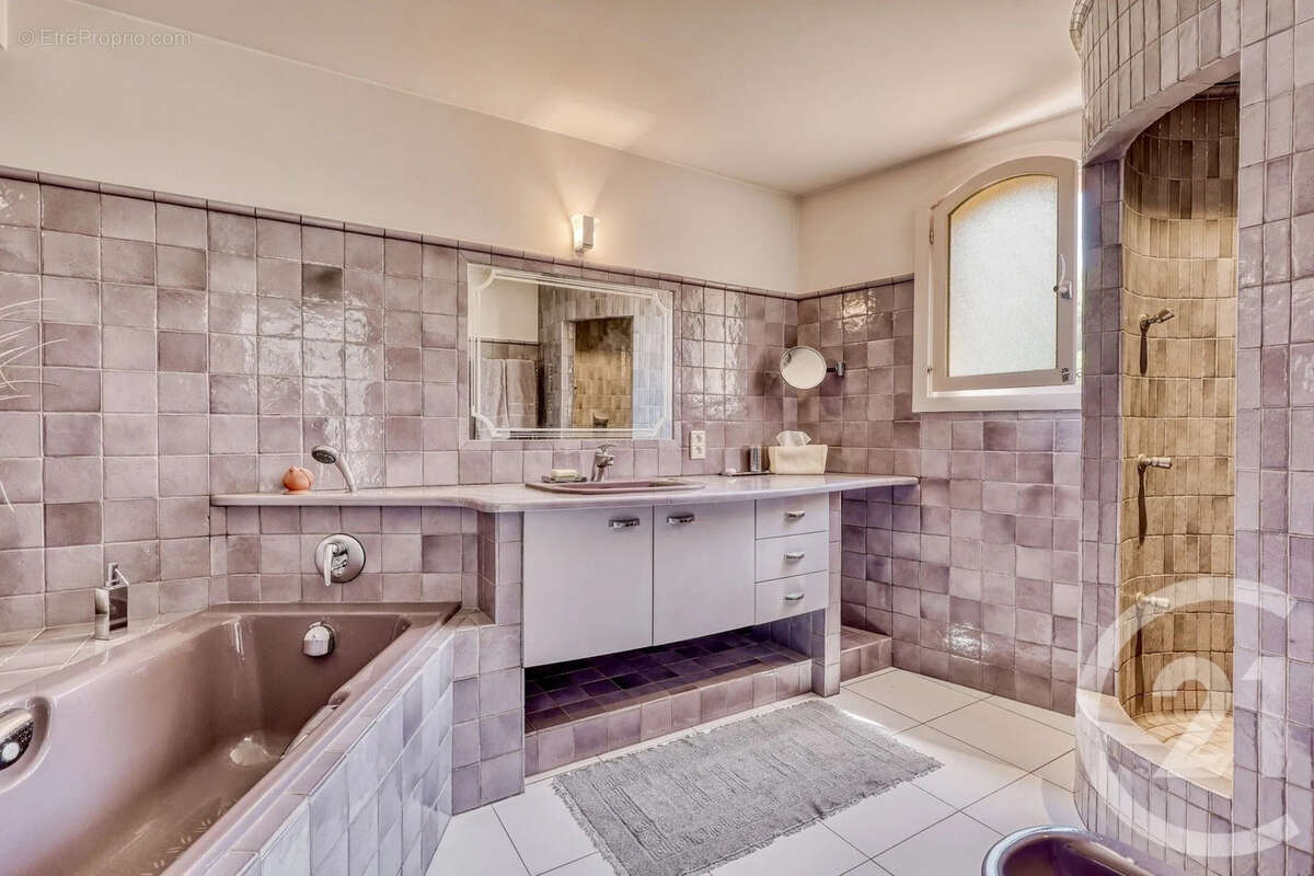 Maison 204 m² à Hyeres  - photo 12