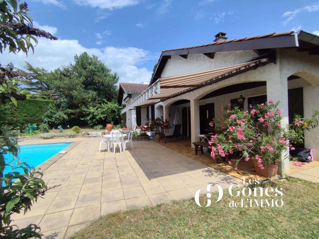 Maison à SAINT-GENIS-LES-OLLIERES