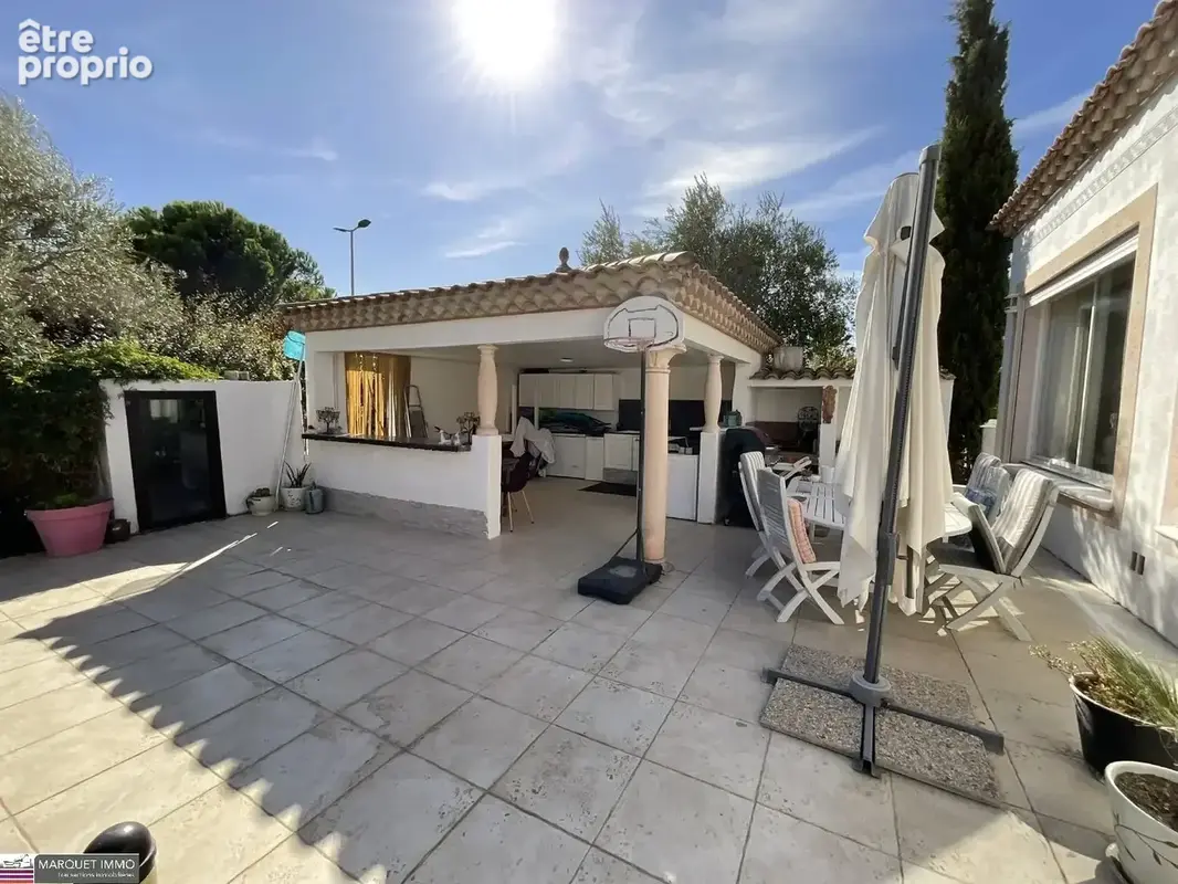 Coup de cur assuré pour cette superbe villa d'architecte T6 offrant 214 m² sur 902 m² de terrain clos paysagé et intimiste... - photo 10