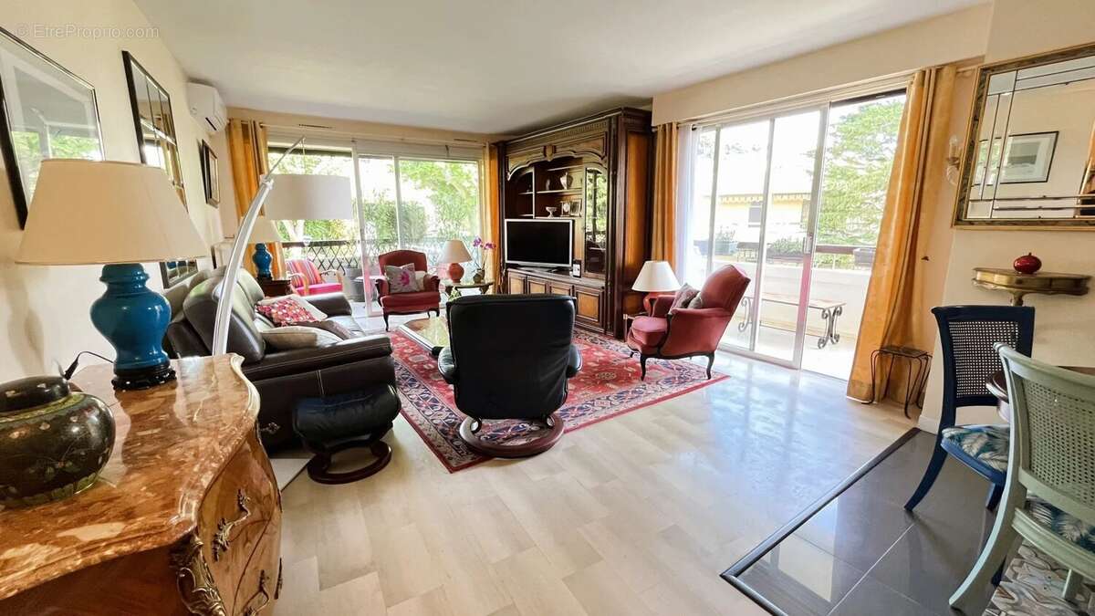 Appartement à LE CANNET