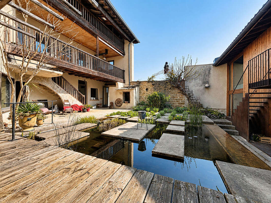Maison à SAINT-CYR-AU-MONT-D'OR