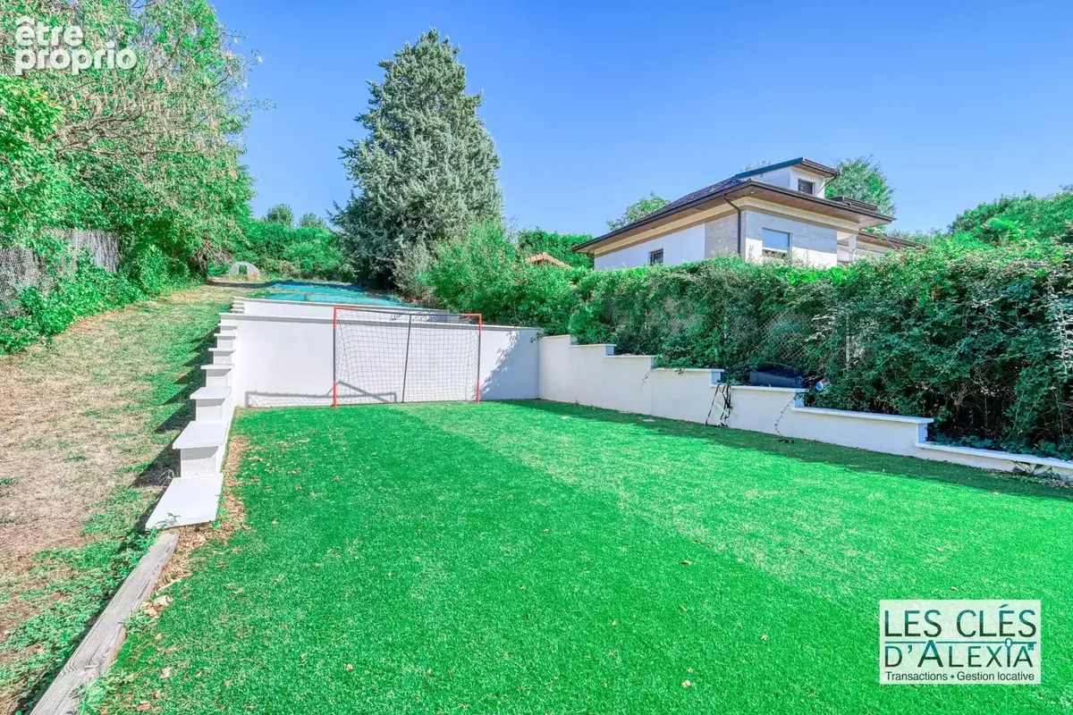 Saint-didier-au-mont-d’or — somptueuse maison contemporaine avec piscine  203 m²  terrain 2 134 m² - photo 21