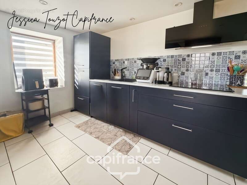 Maison à L'ABERGEMENT-SAINTE-COLOMBE