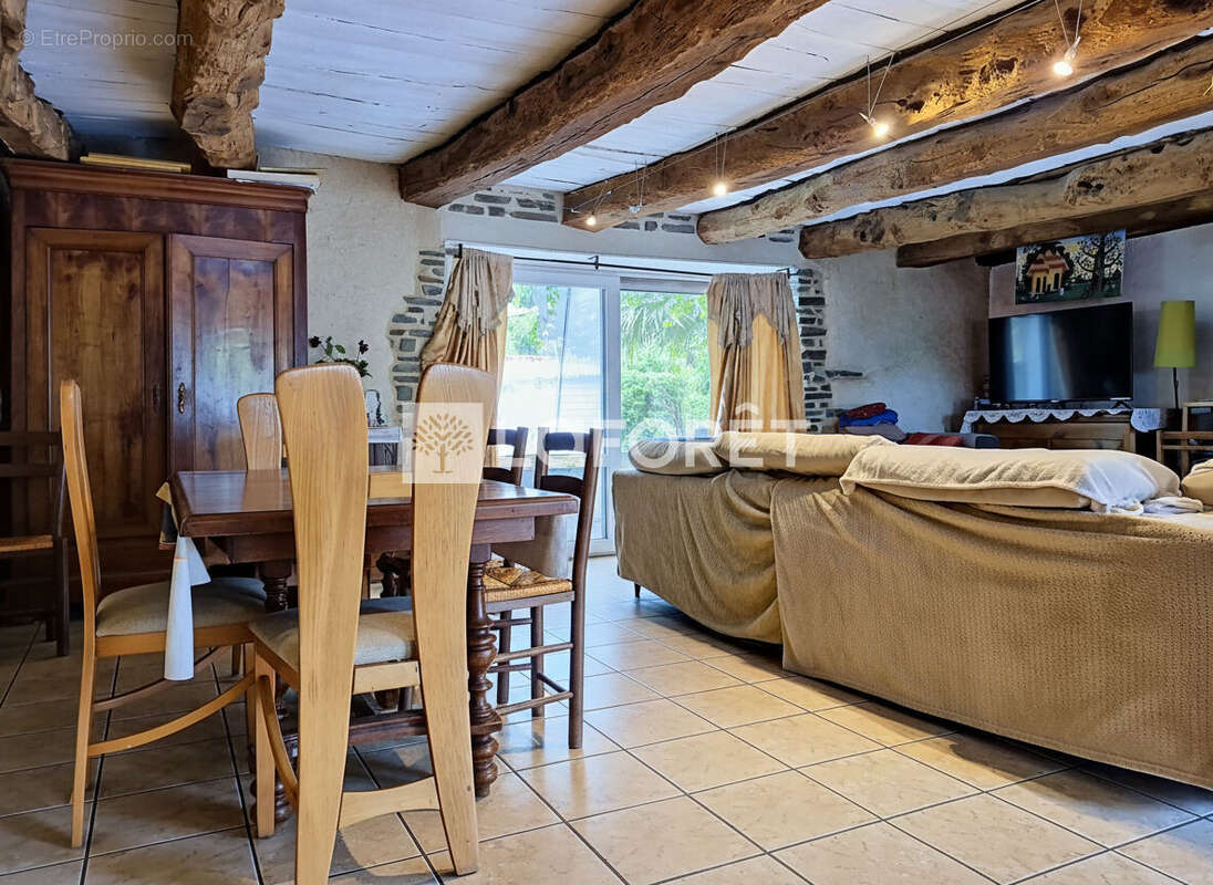 Maison à LOYAT