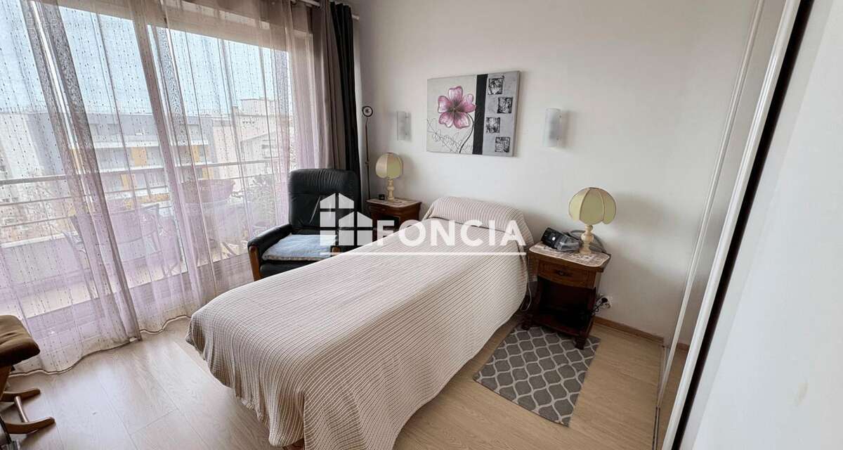 Appartement à FRESNES