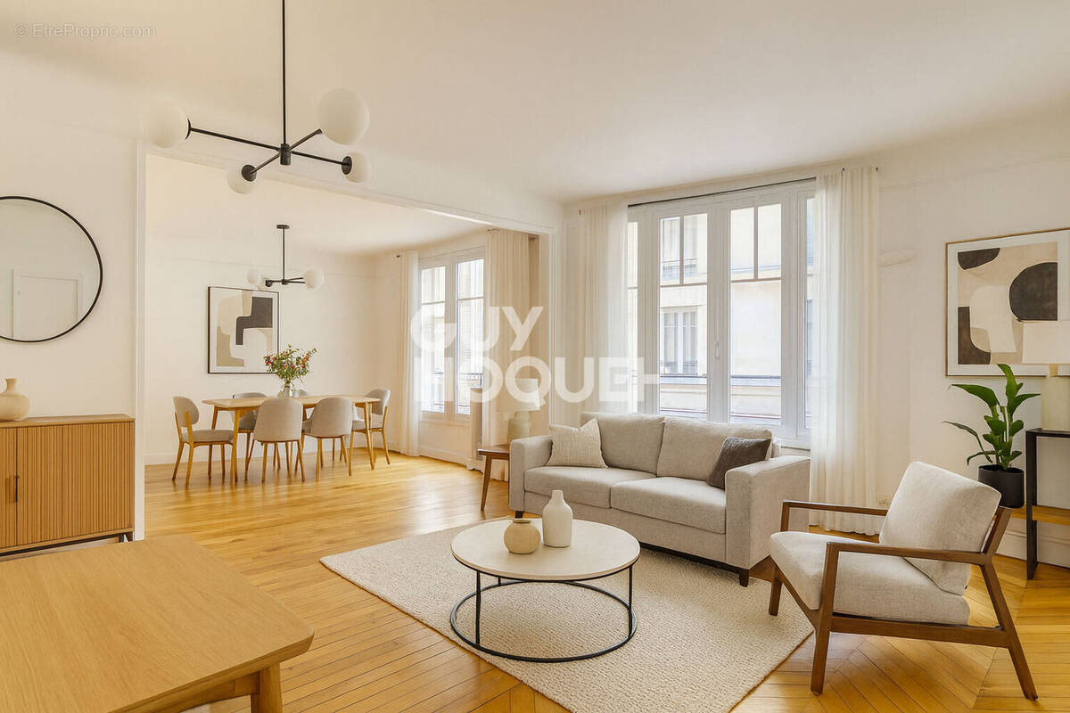 Appartement à PARIS-16E