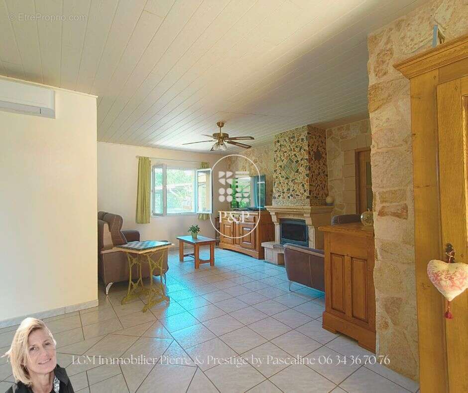 Maison À Vendre - avec piscine, garage et dépendances - photo 12
